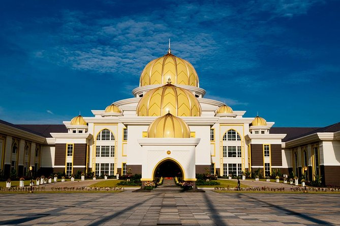 Kuala Lumpur City Tour - Half Day - National Monument (Tugu Negara): independence story in a bronze moment
