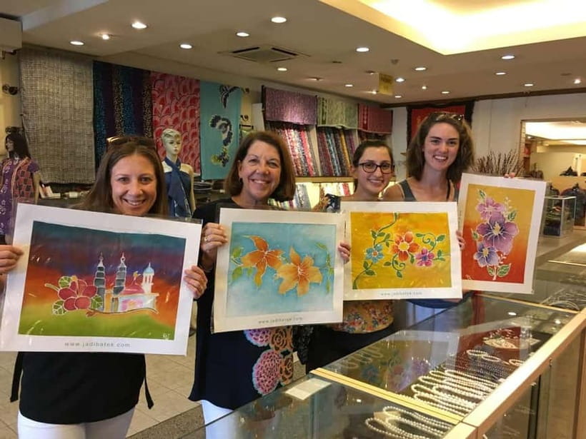 Kuala Lumpur Country and Batu Caves Tour - Jadi Batek Gallery: Watching Batik Being Designed and Printed