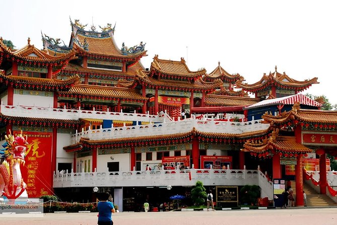 Kuala Lumpur Customizable Private Tour Including Driver - Car types and group comfort: what up to 3 passengers really means