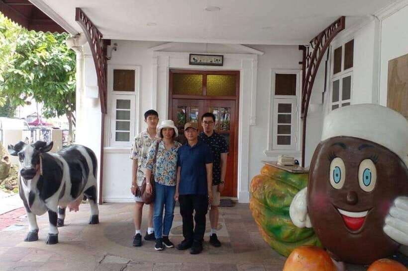 Kuala Lumpur: Full-Day Private City Highlights Tour - Batu Caves: 272 steps, Hindu shrines, and temple atmosphere