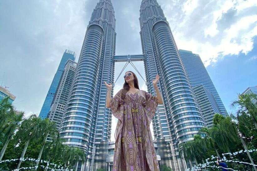 Kuala Lumpur: Full-Day Private City Highlights Tour - National Mosque and Abdul Samad Building: religion and style in one loop