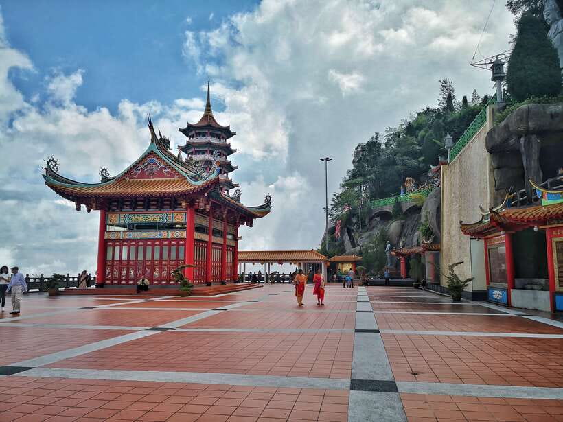 Kuala Lumpur: Genting Highlands & Batu Caves Day Trip - Casino and theme parks: worth it even if you’re not a gambler