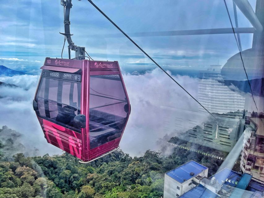 Kuala Lumpur: Genting Highlands & Batu Caves Day Trip - Batu Caves: 272 steps, golden Murugan, and real temple atmosphere