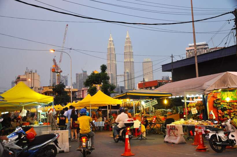 Kuala Lumpur: Half Day Local Food Walking Tour - Jalan Masjid India: street snacks and the smell of Indian spices