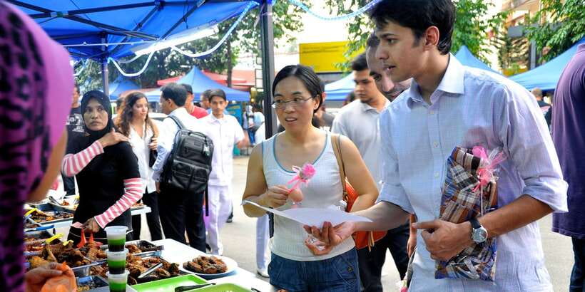 Kuala Lumpur: Half Day Local Food Walking Tour - Who should book this Kuala Lumpur local food walk