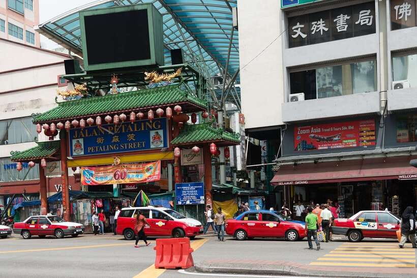Kuala Lumpur: Half-Day Photo Tour with Petronas Twin Towers - Merdeka Square and Perdana Botanical Garden: quick stops with strong photo payoff