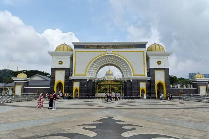 Kuala Lumpur International Airport Transfers - Price and Value: Is $36.40 Per Group Good for You?