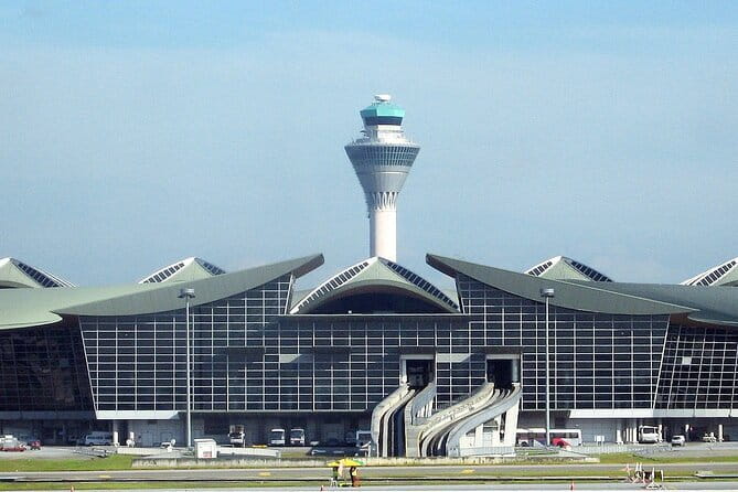 Kuala Lumpur International Airport Transfers - Pickup at KLIA: What the Start Really Looks Like