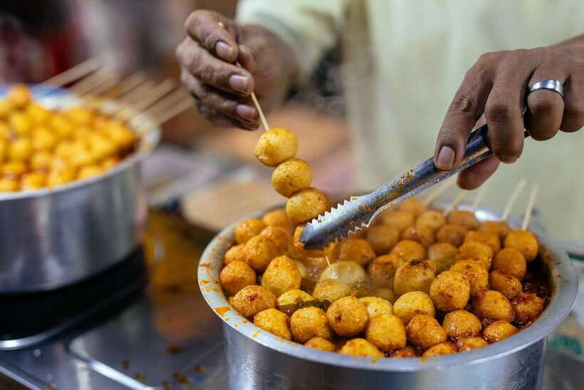 Kuala Lumpur: Local Street Food Night Tour - What you actually get from a private guide (beyond the food)