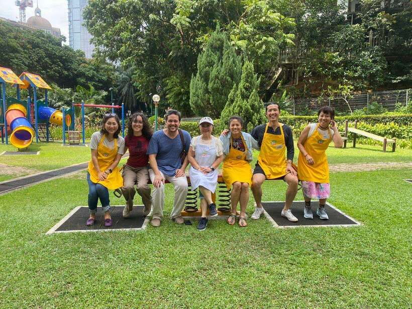 Kuala Lumpur: Malaysian Cooking Class with Market Tour - LaZat Cooking School: hands-on gear and a small-group rhythm