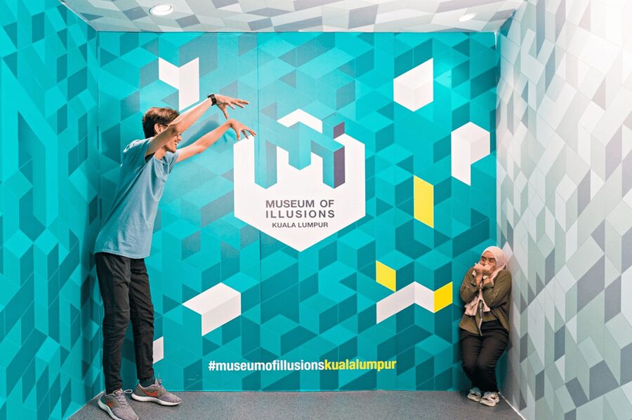 Kuala Lumpur: Museum Of Illusions Standard Admission Ticket - Entry and First Impressions: Where the Tricks Start