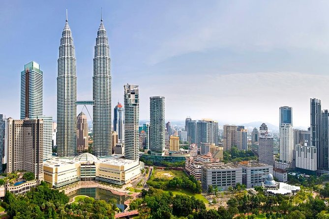 Kuala Lumpur Private City Highlights Tour - Istana Negara and the National Monument: Power Points in the City Center