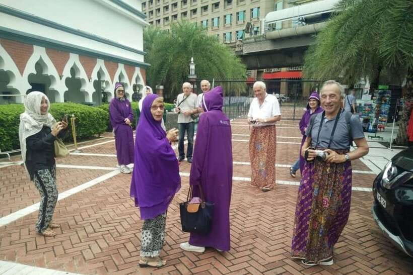Kuala Lumpur: Private custom walking tour with a local guide - Why a private custom walking tour works so well in Kuala Lumpur