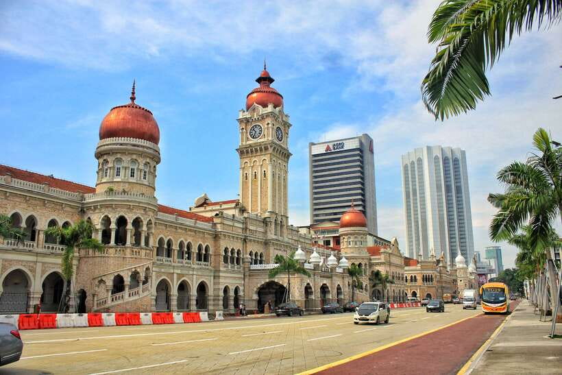 Kuala Lumpur: Private Half-Day City Tour - Istana Negara and the National Monument: royal symbolism, then remembrance