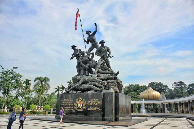 Kuala Lumpur: Private Half-Day City Tour - National Mosque magic: umbrella-shaped architecture and crisp photos