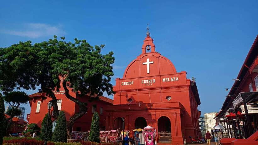 Kuala Lumpur: Private Malacca Night Tour w/Cruise & Trishaw - Independence Memorial area and the ride-by landmarks