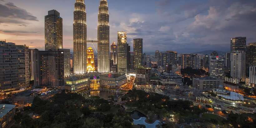 Kuala Lumpur: Private Walking Tour with a Local - Guide-to-guide differences: how to get the day you want