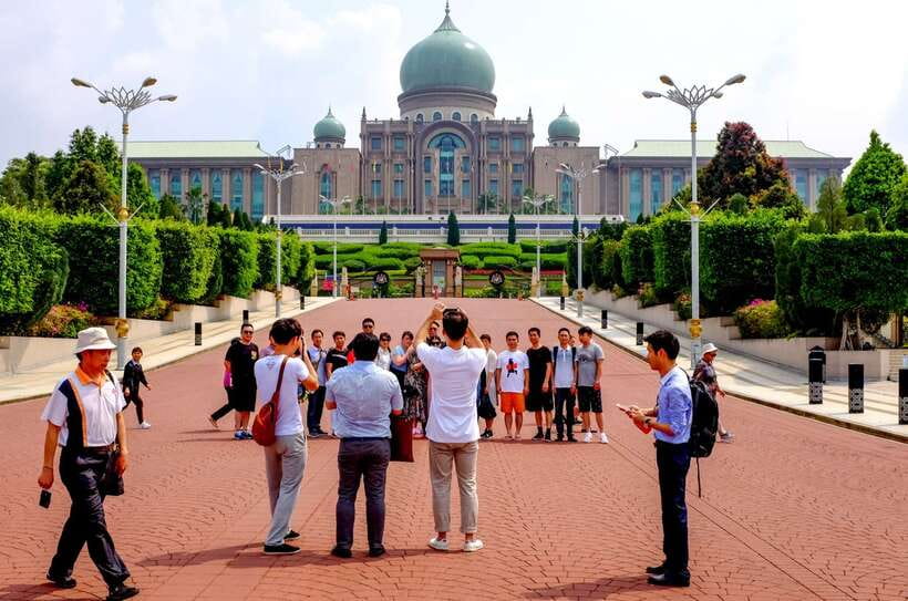 Kuala Lumpur: Putrajaya City Tour with Lake Cruise - Who Should Book This Putrajaya Half-Day Tour