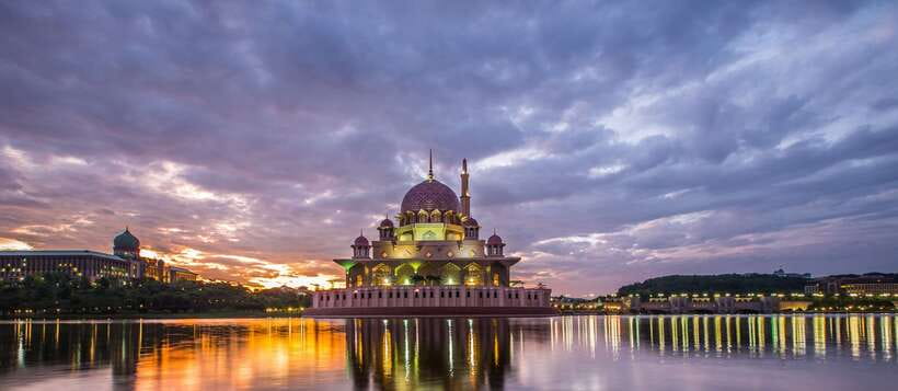 Kuala Lumpur: Putrajaya City Tour with Lake Cruise - Why Putrajaya Feels Different From Kuala Lumpur