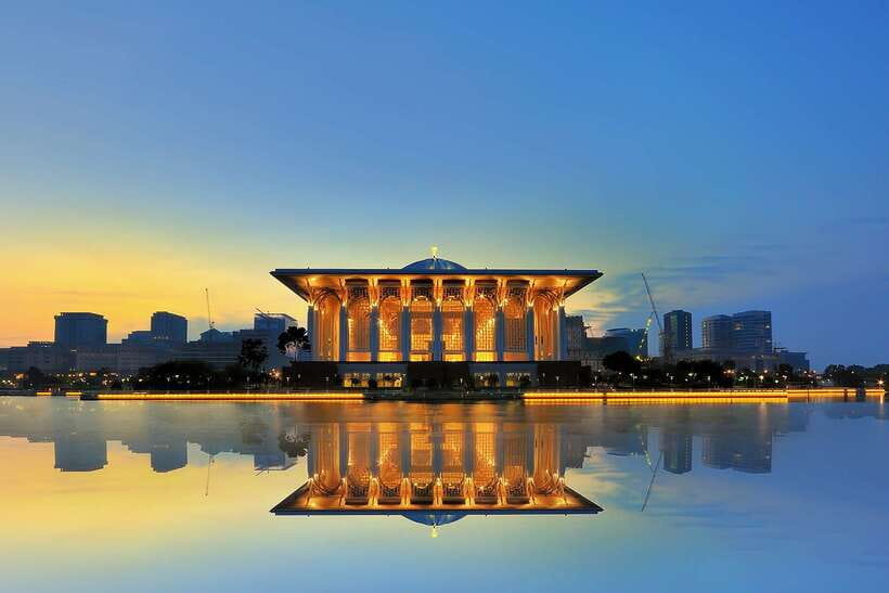 Kuala Lumpur: Putrajaya City Tour with Lake Cruise - Warisan Agriculture Heritage Park: Rubber Tapping and Fruit Trees, Not Just Photos