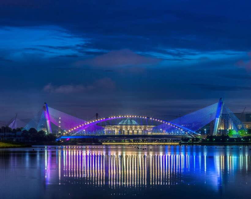 Kuala Lumpur: Putrajaya City Tour with Lake Cruise - Putra Mosque (Pink Mosque): A Landmark You Can Read in 30 Minutes
