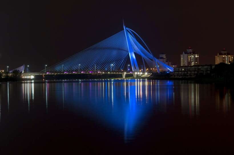 Kuala Lumpur: Putrajaya City Tour with Lake Cruise - Putrajaya International Convention Centre: A Quick Look at the Modern Backdrop
