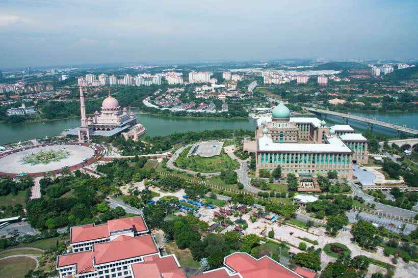 Kuala Lumpur: Putrajaya City Tour with Lake Cruise - The Putrajaya Lake Cruise: Views From a Different Angle (and the Backup Boat)