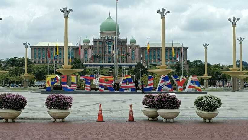 Kuala Lumpur: Putrajaya Tour with Hotel Pickup - Putrajaya Lake Cruise (or Perahu Dongdang Sayang): The Best Way to See the City’s Shape