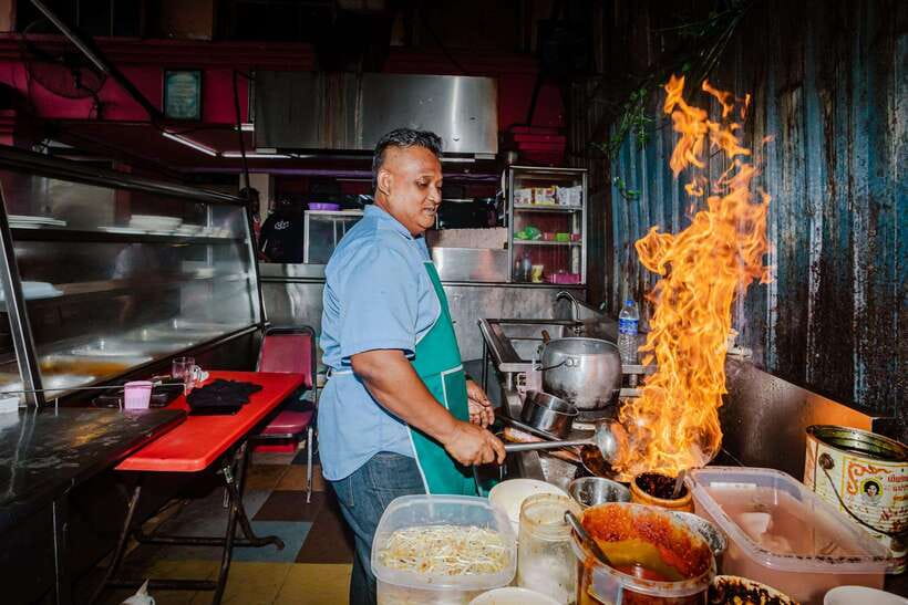 Kuala Lumpur: Sambal Street Food Tour with 15+ Tastings - A Four-Hour Feast Through Old Neighborhood KL