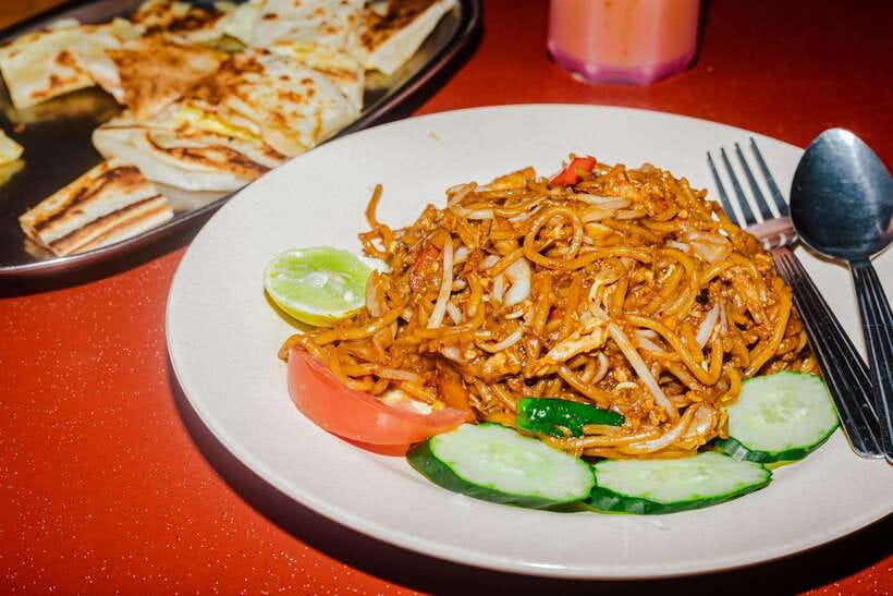 Kuala Lumpur: Sambal Street Food Tour with 15+ Tastings - Nasi Lemak, Rendang, and the Comfort-Food Core