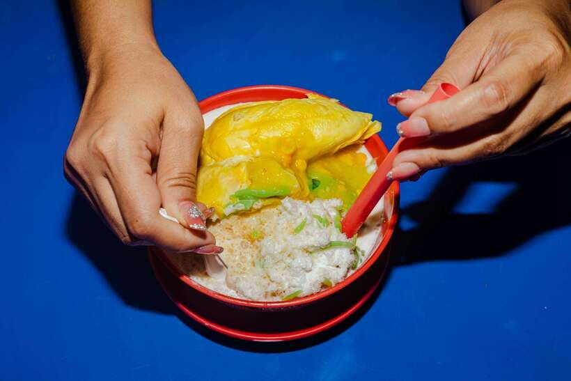Kuala Lumpur: Sambal Street Food Tour with 15+ Tastings - Roti Canai and Hand-Stretched Rotis With Curry