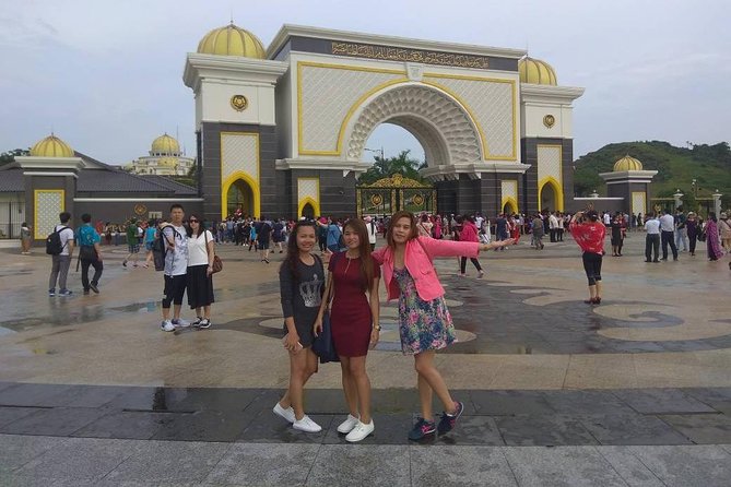 Kuala Lumpur Sightseeing - Mosques and Hindu Temples: How KL Feels Like One City of Faith