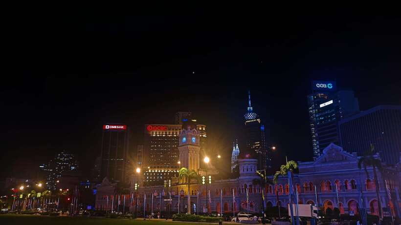 Kuala Lumpur: Sightseeing, Markets, and Food Night Tour - Jalan Alor Food Street: Satay, Noodles, and Teh Tarik at Your Pace