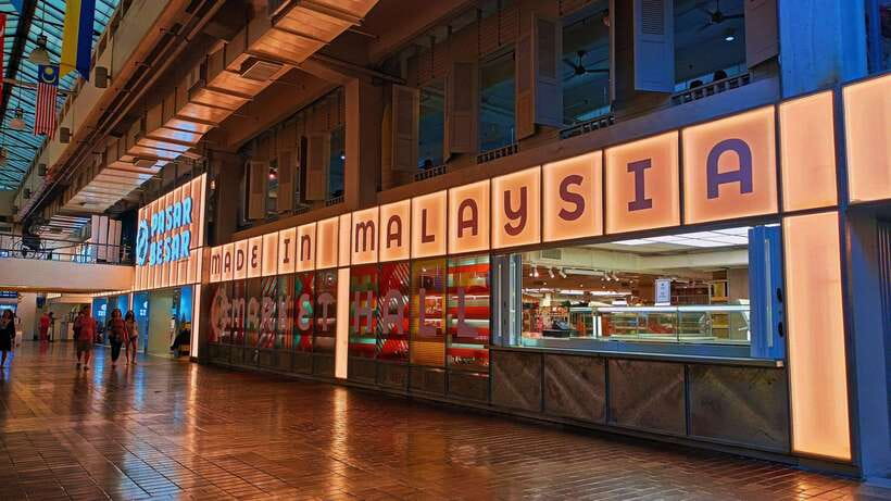 Kuala Lumpur: Sightseeing, Markets, and Food Night Tour - Istana Negara and Merdeka Square: Royals, Colonial Buildings, and Big Photo Moments