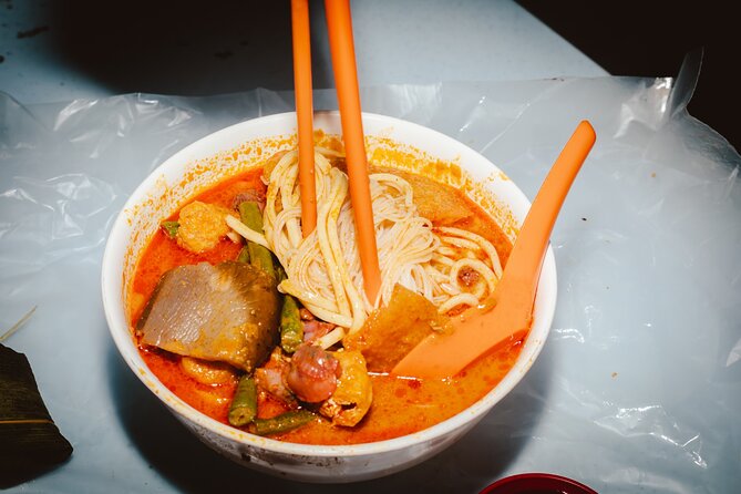Laksa Lanes Kuala Lumpur Food Tour with 14+ Tastings - Petaling Street Market: Where the Malay-Chinese Fusion Gets Loud