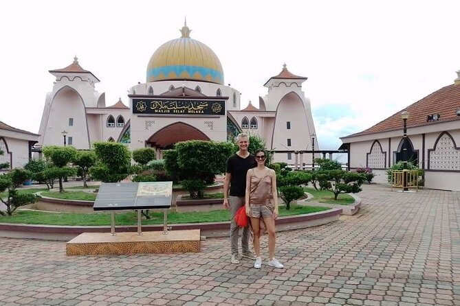 Malacca Day Tour - The Straits Mosque: Malacca’s living mix of cultures