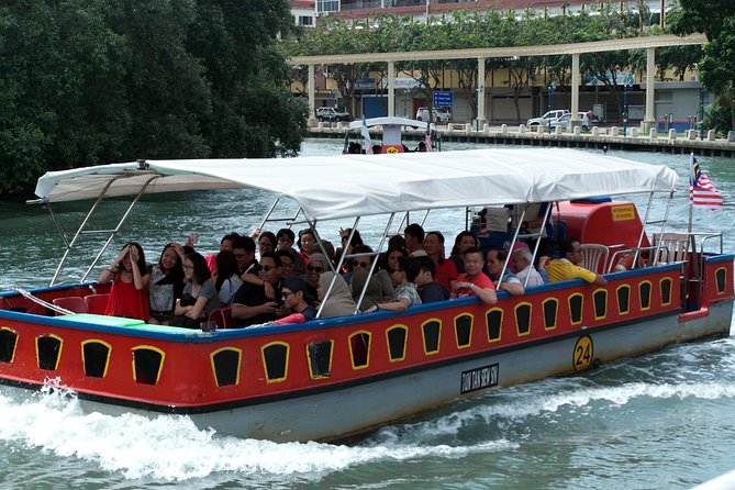 Malacca Historical Private Tour With Personal Chauffeur - The trishaw ride: a fun break from walking
