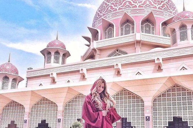 Malacca Instagram Tour: Most Famous Spots (Private & All-Inclusive) - Christ Church on Church Street: Dutch-era Malacca in a short visit