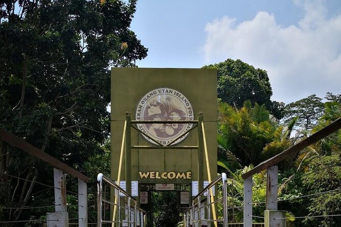Orang Utan Island Day Tour (Bukit Merah) - Perak Cave Temple: the 40-foot Golden Buddha and mural stop