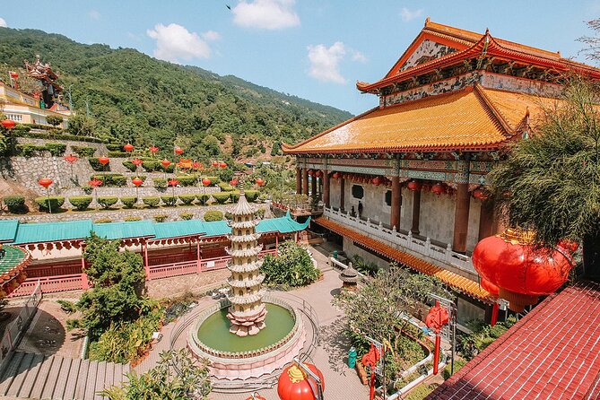 Penang Full Day Tour with Penang Hill, Kek Lok Si & Fruit Farm - Kek Lok Si Temple: One Hill, Three Architectural Languages