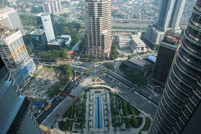 Petronas Twin Tower Skybridge View & Dining Experience Tour with Local Host - Who this tour suits best for an easy KLCC evening