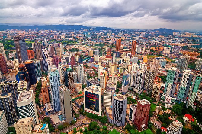 Petronas Twin Towers Skybridge and Kuala Lumpur City Tour - Muzium Negara in 45 minutes: using the National Museum wisely
