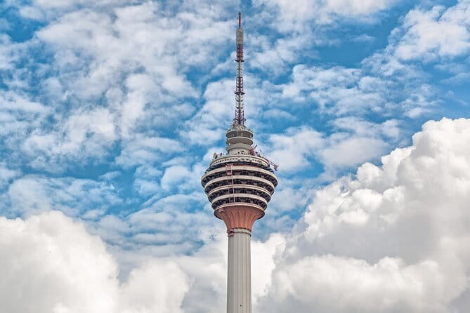 Petronas Twin Towers Special Entrance & Dining With Expert Guide - Petrosains Discovery Centre: A Better Break Than Another Souvenir Stop