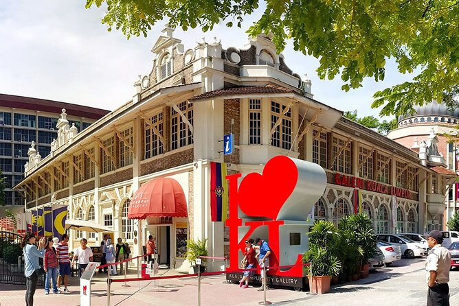 Private FullDay Tour includes Petronas Twin Towers & Batu Caves - Thean Hou Temple on Robson Heights: a calm finale with layers of meaning