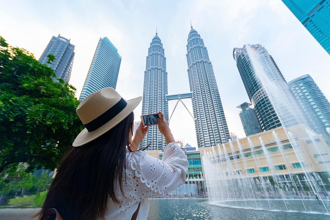 Private Guided Kuala Lumpur Day Trip With Lunch - Petronas Twin Towers: the 30-minute stop that needs the right expectations