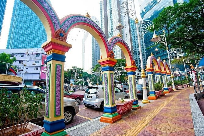 Private Half-Day Cultural Tour in Kuala Lumpur - Stop 1: Batu Caves and the Hindu shrines on limestone