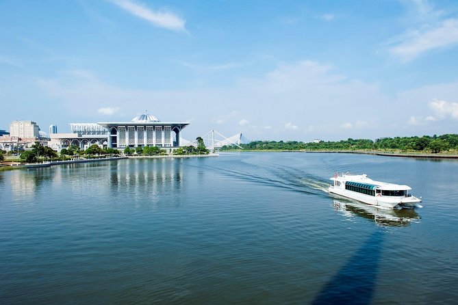Private Half-Day Putrajaya Tour with Lake Cruise from Kuala Lumpur - Putrajaya in four hours: futuristic order, easy logistics