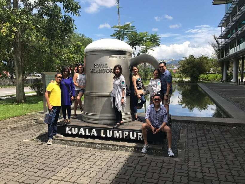 Private KL City Tour with Petronas Twin Towers & Batu Caves - Central Market: Souvenirs, Batik, and a Smart Place to Shop