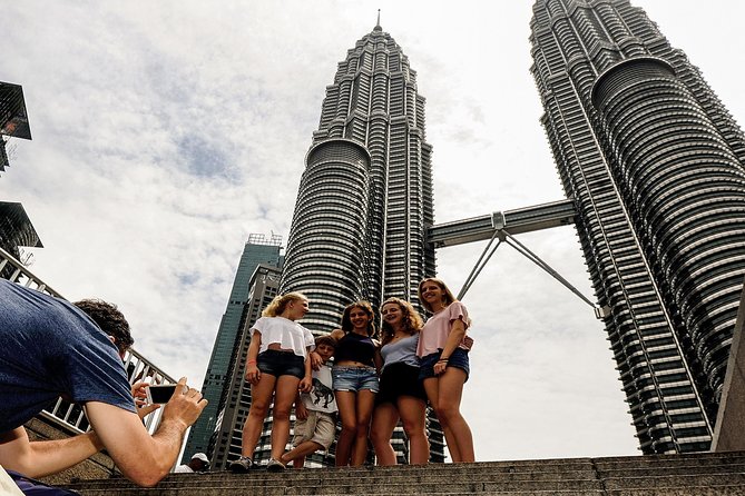 Private Kuala Lumpur Photographic Tour With Petronas Towers & Sky Box K.L Tower - National Monument: The WWII Bronze Tribute