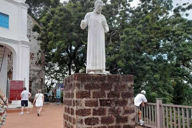 Private Malacca Day Tour from Kuala Lumpur - Cheng Hoon Teng, Kampung Kling Mosque, and Bukit China: One City, Many Beliefs